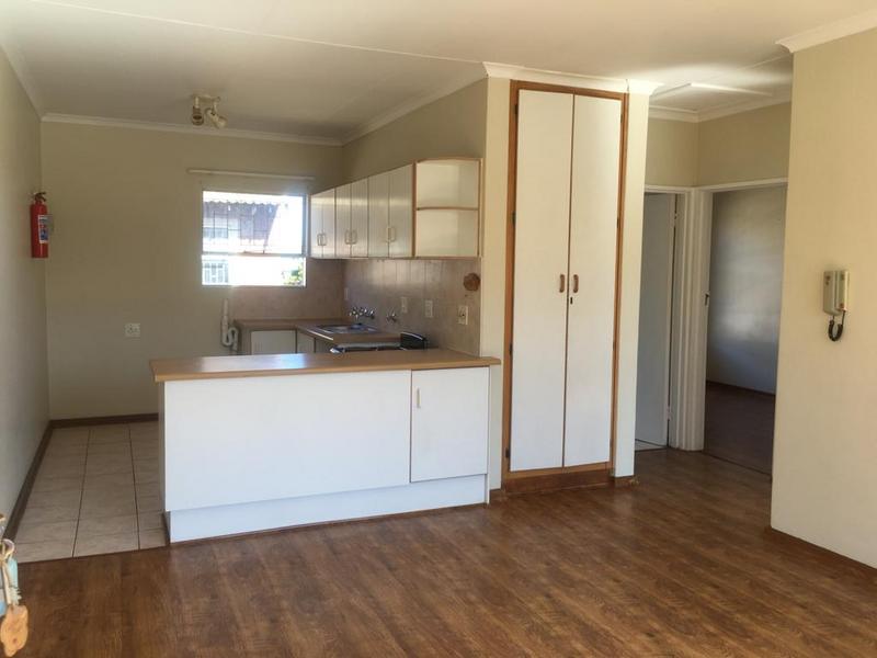 2 Bedroom Property for Sale in Langenhovenpark Free State